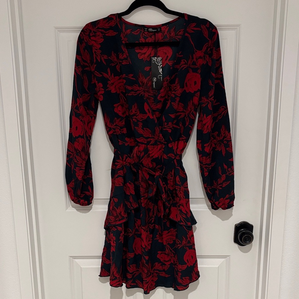 Buguest Black and Red Floral Long Sleeve Dress